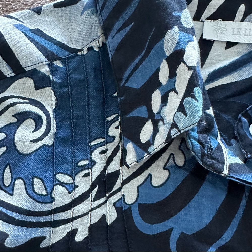 Le Lis Blanc Blue flowers printed Shirt long sleeves NWOT - Picture 4 of 7